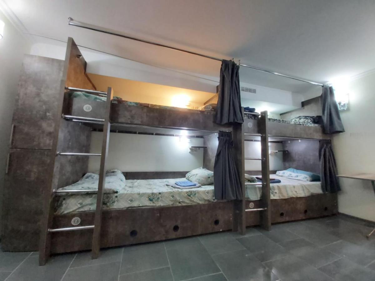 Hostel Voyage Батумі Екстер'єр фото