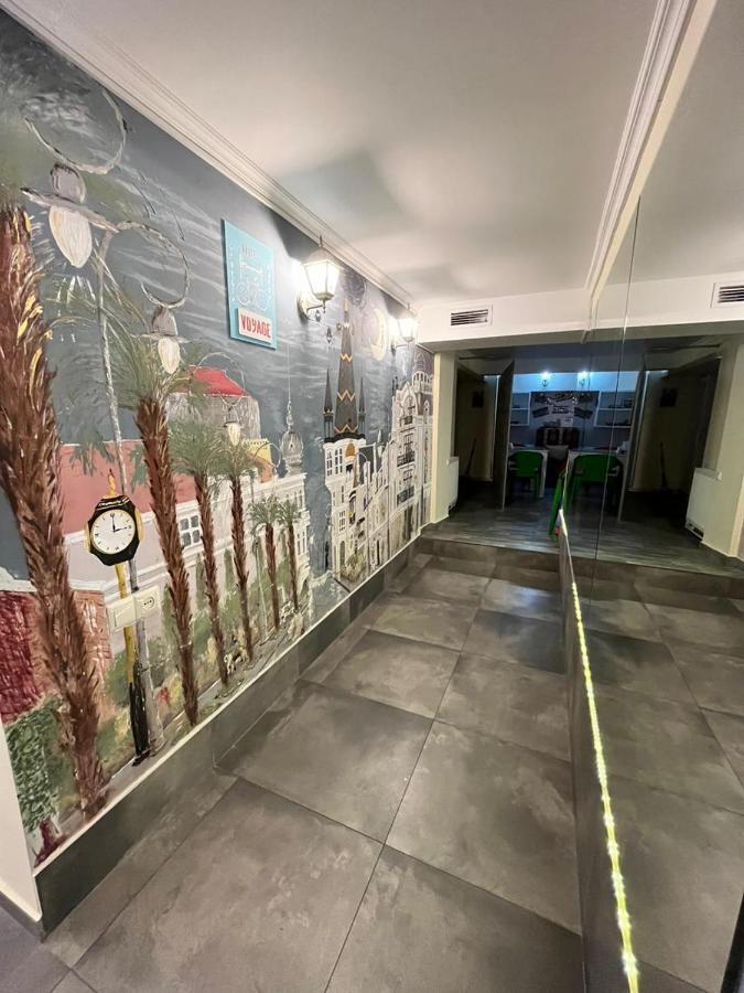 Hostel Voyage Батумі Екстер'єр фото