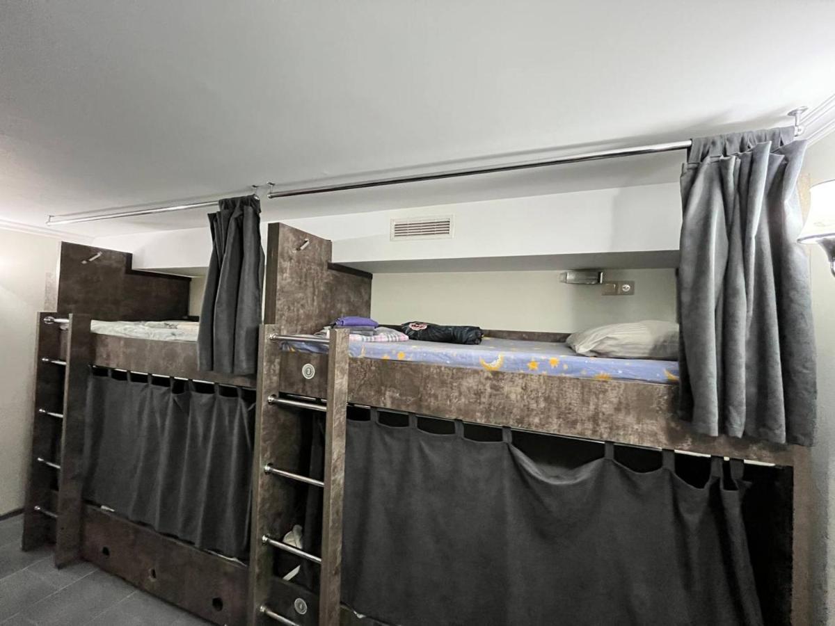 Hostel Voyage Батумі Екстер'єр фото
