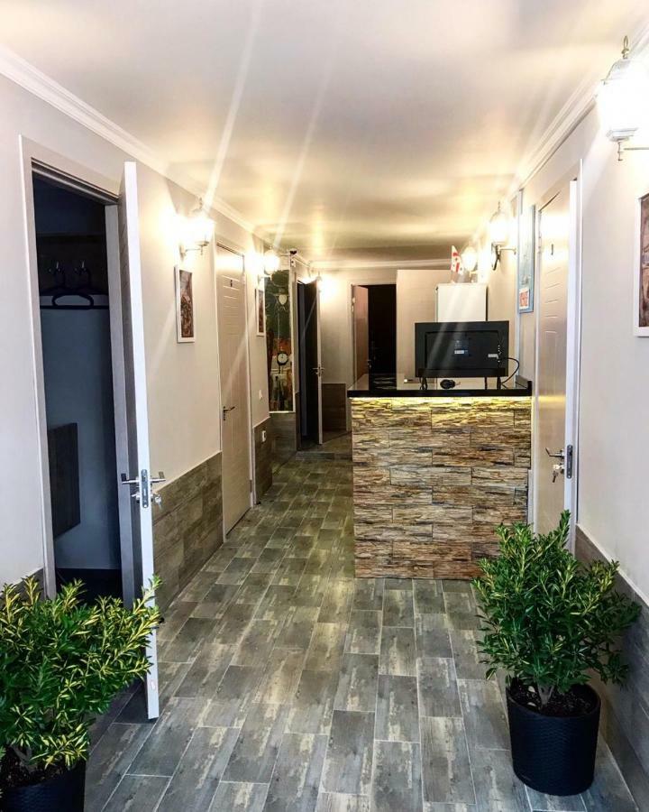 Hostel Voyage Батумі Екстер'єр фото