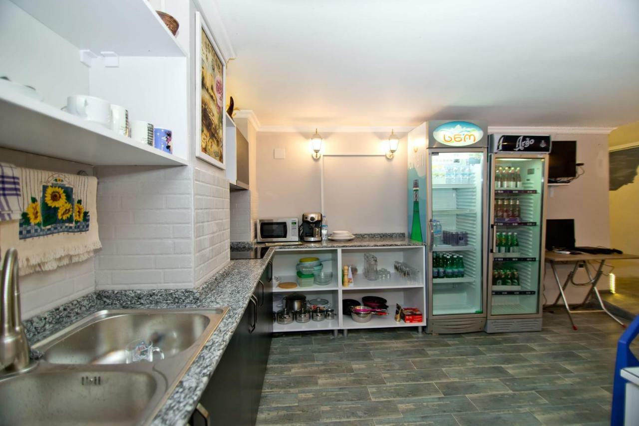 Hostel Voyage Батумі Екстер'єр фото
