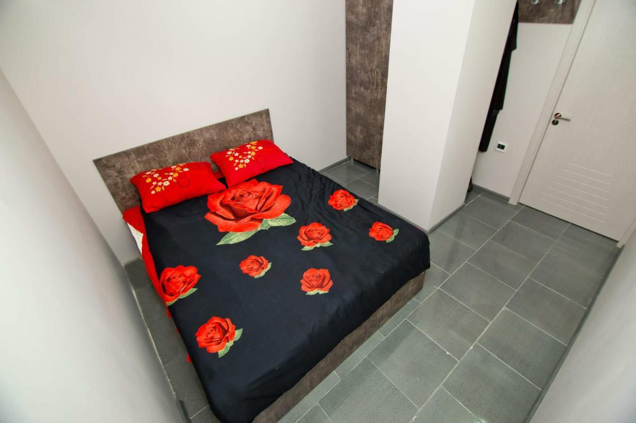 Hostel Voyage Батумі Екстер'єр фото