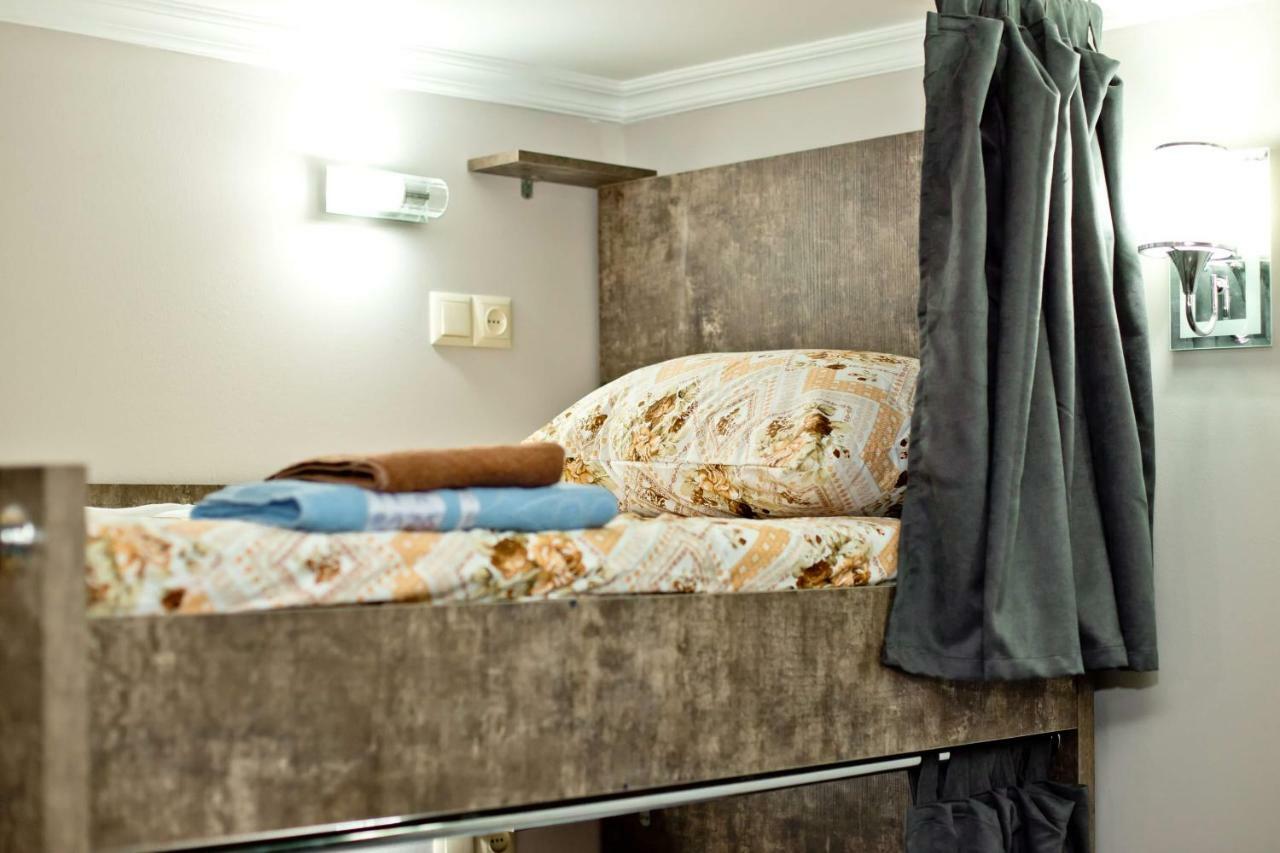 Hostel Voyage Батумі Екстер'єр фото