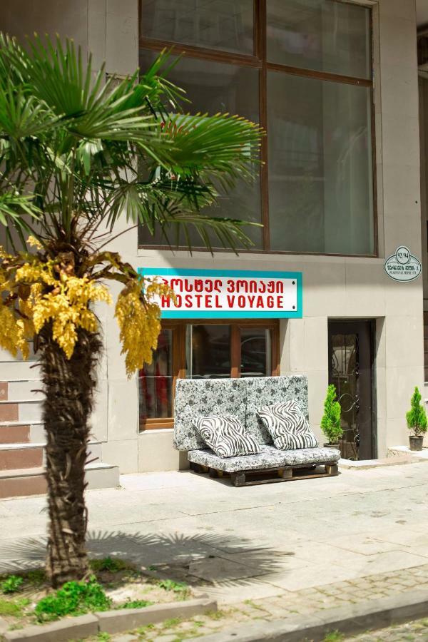 Hostel Voyage Батумі Екстер'єр фото