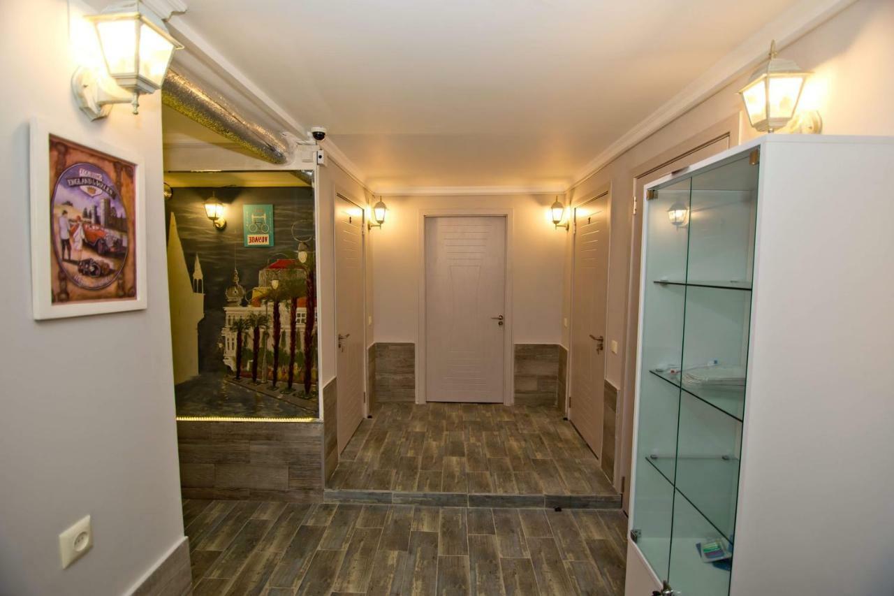 Hostel Voyage Батумі Екстер'єр фото