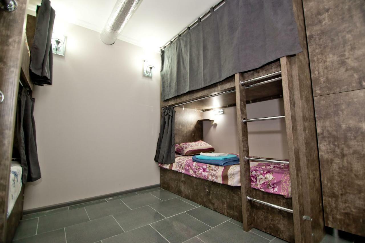 Hostel Voyage Батумі Екстер'єр фото